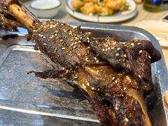 秘制烤羊腿-老舅老蒙肉饼非遗店(一店)
