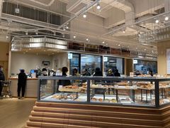 面包甜点陈列柜-七鲜超市(瑞虹天地太阳宫店)