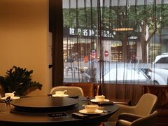 -鲜入唯煮·港式海鲜牛肉火锅(金宝街店)