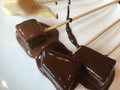 巧克力酱水果-北京港澳中心瑞士酒店·瑞士咖啡厅·自助餐