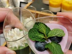 -广州万富希尔顿酒店·感趣自助餐厅·金秋蟹宴生蚝海鲜刺身