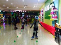 -阿布溜溜(同曦假日百货店)