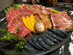 -山川小町·极番烧肉(新地假日广场店)
