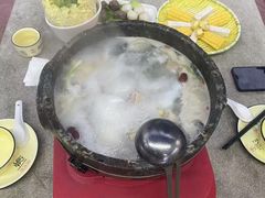 -墨脱石锅椰子鸡•香草鸭•东山羊(大东海店)