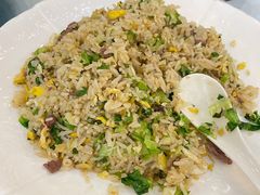 牛肉菘酸菜炒饭-六婶西关小厨(光塔路店)