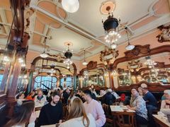 -Majestic Café