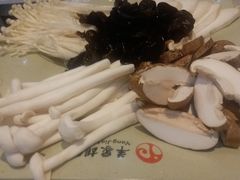 -羊家胡同·龙虾烧烤火锅(龙汇路店)
