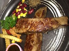 -樱花里音乐餐吧·牛扒椰子鸡(东圃店)