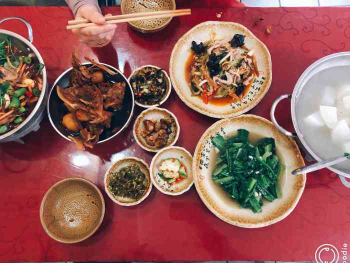 玲玲餐馆(体育馆路店)-"这家店我要吹爆了!是我在恩施最喜欢的.