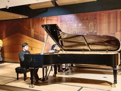 -柏斯音乐艺术中心·钢琴·吉他(上音店)