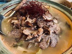 酸腌菜红豆炖黑皮子-半山腰·云南菜(侨福芳草地店)