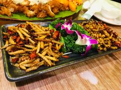 蜂蛹竹虫拼盘-傣香原味·傣味特色菜·手抓饭(呈贡吾悦广场店)