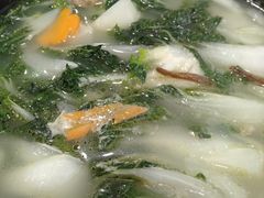 咸烧羊骨煲淋奶白菜-新兴家喻酒家·羊城名宴(昌岗店)