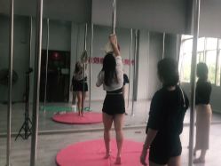 -星秀丽模特T台·舞蹈师资培训中心