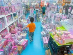 -百荣二期玩具城