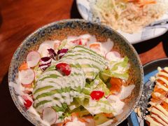 牛油果三文鱼沙拉-山杏yama-katsu·吉列炸物
