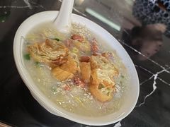 荔湾艇仔粥-伍湛记 · 广州老字号(龙津中路店)