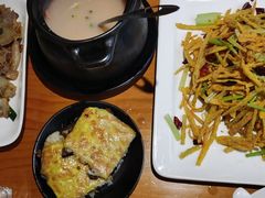 老通城三鲜豆皮-莲餐厅·湖北菜·藕汤是头牌(愚园路店)