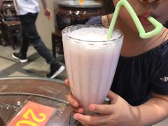 草莓奶昔-仁信双皮奶(庙前直街店)