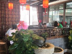 大堂-亿诣蝎府炸酱面羊蝎子火锅(酷车小镇店)