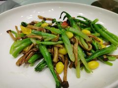 芥兰炒菌菇-一家人(南京路店)
