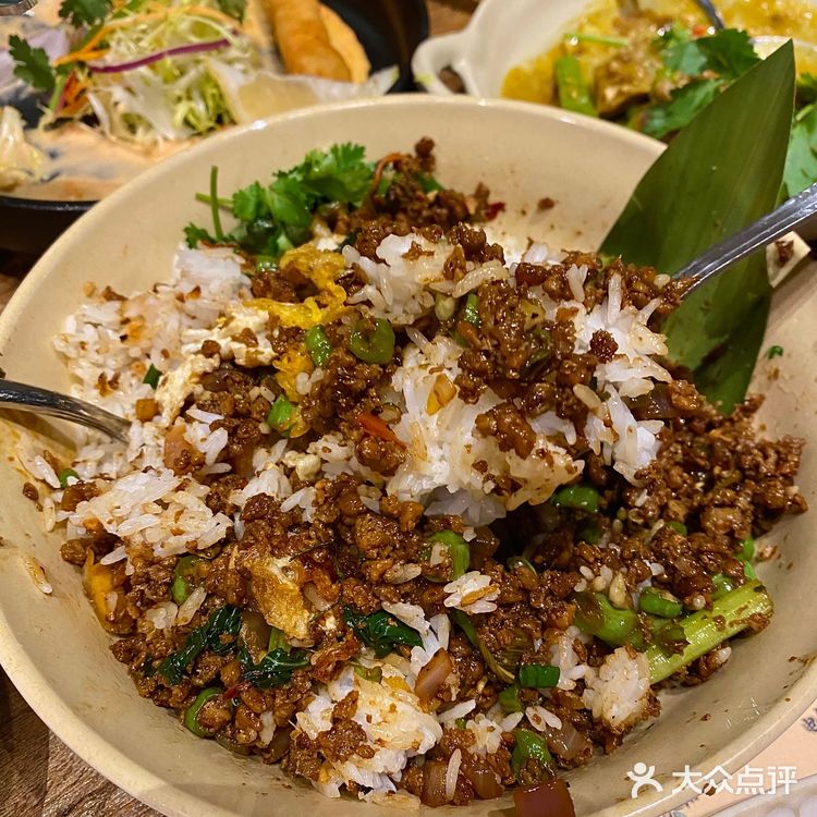 听说是广州火到排不上队的泰料开过来东莞
