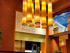 -香格里拉鱼跃地中海西餐厅·牛排披萨