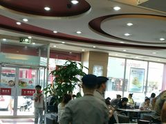 大堂-李先生牛肉面大王(营口大润发店)