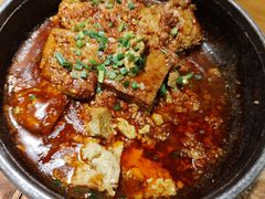 -帅巴人舅母子腊蹄民俗村
