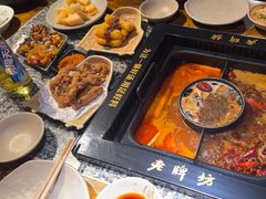 -老牌坊云南鱼豆花火锅(哈西万达店)
