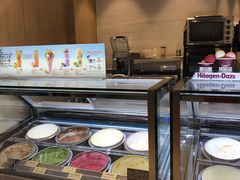 面包甜点陈列柜-哈根达斯(美罗城店)
