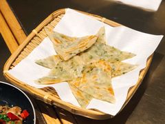 葱油饼-龍堂蟹黄小笼包(德思勤四季汇店)