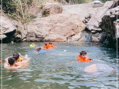 -安吉龙王山峡谷漂流