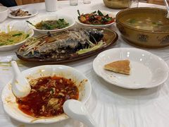 -乡土特色.冷锅鱼.牦牛肉汤锅