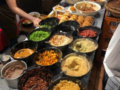 -爆炸头阿姨小四川正宗川味小吃(无任何分店)