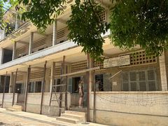 -吐斯廉屠杀博物馆