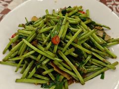 藜蒿炒腊肉-老三样·旧食新味(绿地店)