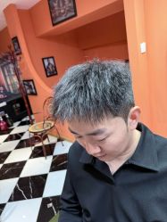 -查尔曼男士理发馆