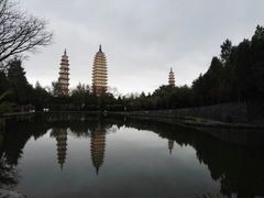 -三塔倒影公园