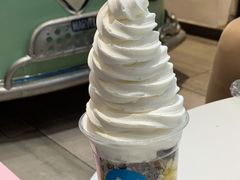 缤纷水果酸奶冰淇淋-丁丁&当当牦牛酸奶·酥油面包(官门口店)