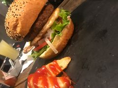 -HIGH FIVE哈福手工汉堡(桂林路店)