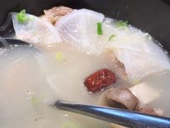 牛尾汤-正苑26年海鲜烤肉•牛尾汤汤饭(东港店)