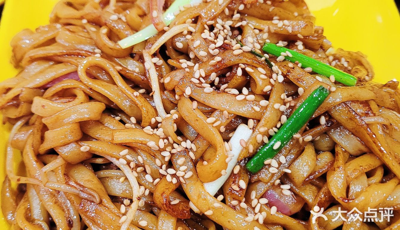 找到深圳地道的港式茶档啦，炒河粉绝了！