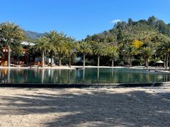 -腾冲洞山温泉村