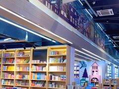 -新华书店(泉城路店)