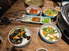 -明洞阿姨·韩式酱蟹烤肉·创意料理(三元桥店)