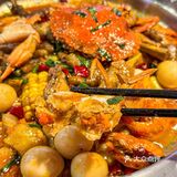 这么多年味道一直没变~点了牛蛙鸡爪和肉蟹煲 很入味