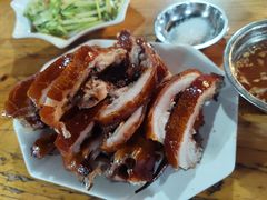 -黄记四更烤乳猪店