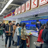 可算吃上朱富贵了!工作日人也是真的多