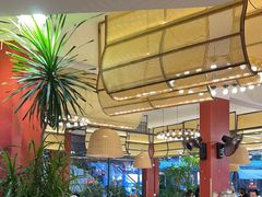 -刘姐啤酒鱼民族演艺餐厅(西街总店)